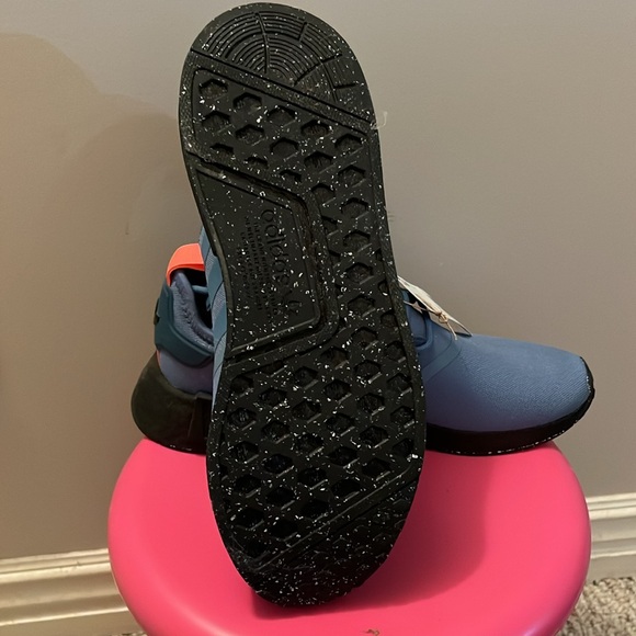 NWT adidas NMD R1 men’s running shoes in size 9.5 - Picture 7 of 14